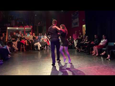 Ruth y Kersten bailan in Tango „Cascabelito“ de O. Pugliese