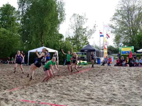 VZV Beach Handball 2017. Actie Lynn B1