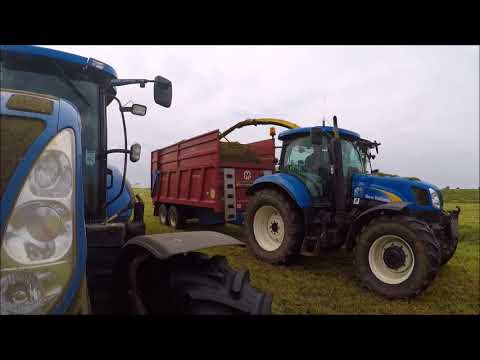 CARTING SILAGE