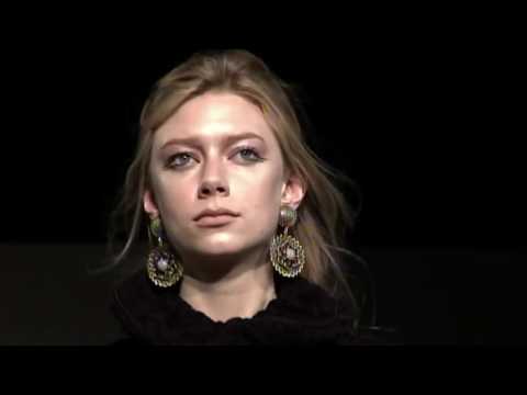 Giorgio Armani   2011 Fall Winter   Womenswear Collection