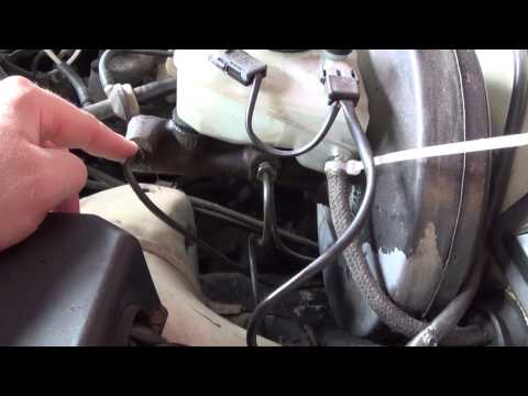 1983 Mercedes-Benz 240D - part 170: general update and replacing brake lines