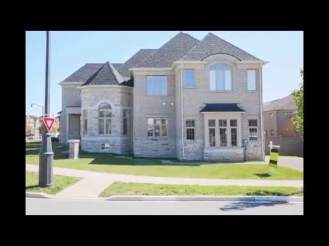 150 Elbern Markell Dr, Brampton