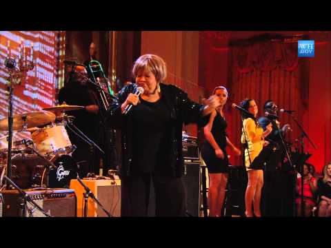 Mavis Staples Performs "I'll Take You There" at In Performance at the White House