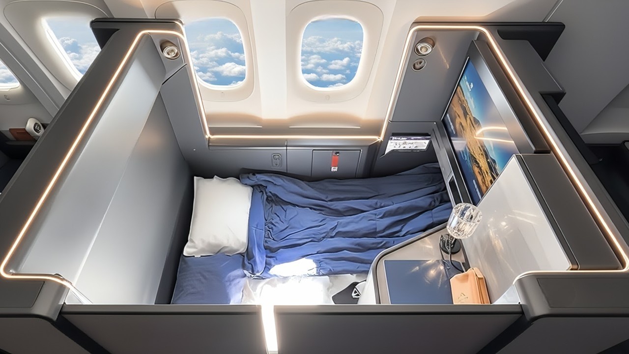 ANA The Room - World's Best Business Class Seat? But… | New York to Tokyo | Flight Review