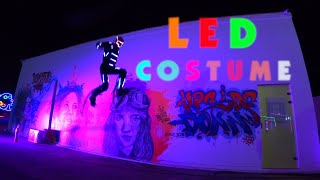 LED Costume + Jumping Stilts / LED-костюм и Джамперы