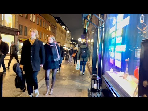 Stockholm Walks: For a drink on Götgatan, Södermalm. Street life and public transportation included