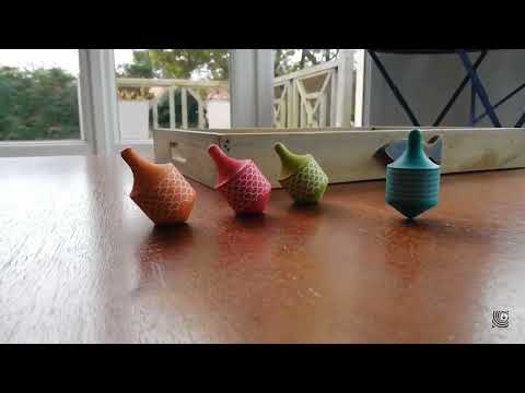 Après les poissons volants, les poissons tournants ! Jeux de toupie en bois pour enfants et adultes