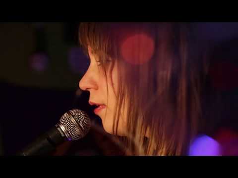 JULINKO- Cliffs + Intro (AO VIVO @ Associazione Culturale La Stanza)