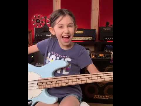 9 years girl shocking with bassist. Ellen