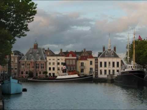 Meester men zoekt U wijd en zijd...