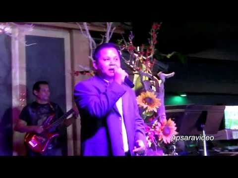 Sothy is singing a Sin Sisamuot song "Sleuk Chheu" at La Lune Restaurant