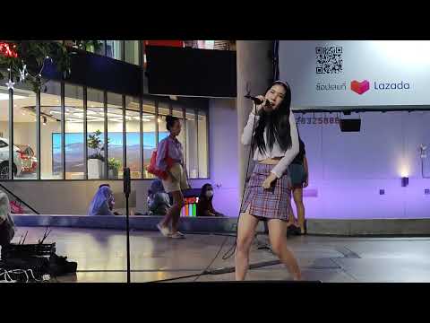 Smile iWish : Typa Girl @ Siam Walking Street【4K 60FPS】