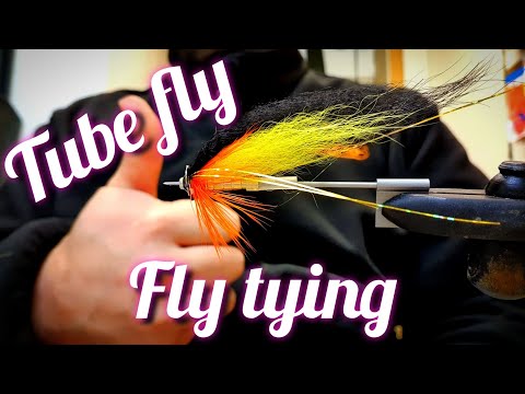 Perhonsidontaa - Kettusiipinen putkiperho nopeutettuna