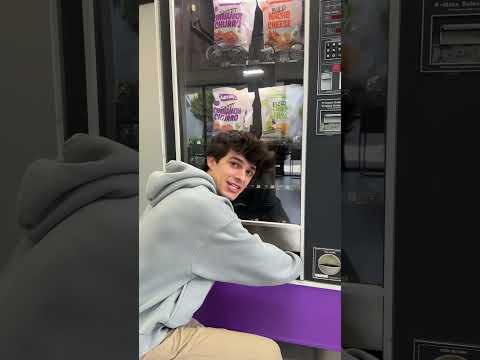 HOW TO GET FREE SNACKS FROM A VENDING MACHINE!! Don’t share this secret with anyone!!