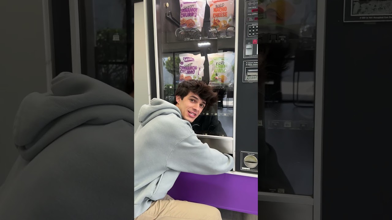 HOW TO GET FREE SNACKS FROM A VENDING MACHINE!! Don’t share this secret with anyone!!