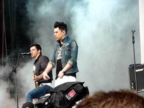 LOSTPROPHETS - For He's A Jolly Good Felon @ Reading 2010