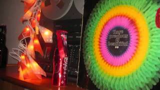 Bee Gees - Second Hand People (lyrics)