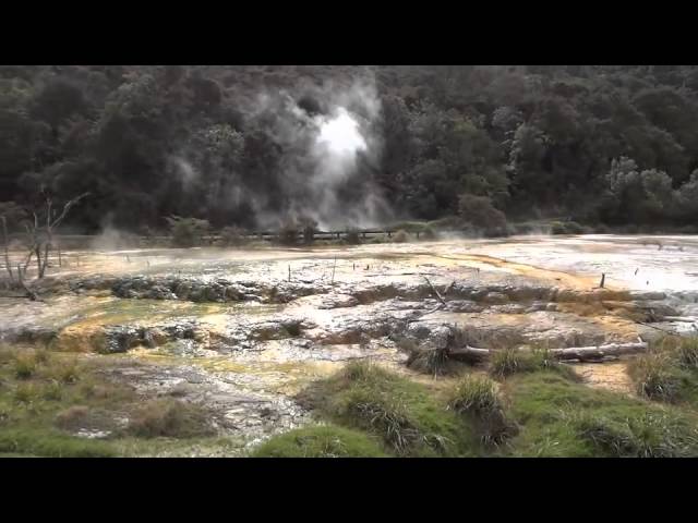 Les volcans — Mon tour du monde en Nouvelle-Zélande, à Rotorua et Taupo. Episode 5