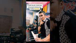 Download lagu Prank lucu musik mulai saat tukang kendang lagi makan🤣🤣 mp3