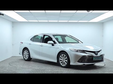 Toyota Camry 2.5 Hybrid - Image 2