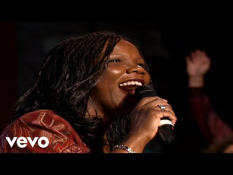 Bill & Gloria Gaither - A Perfect Heart [Live] ft. Lynda Randle