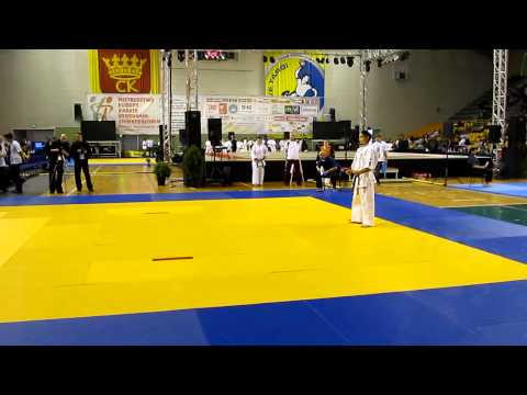 Egy gyönyörű, hibátlan kata Mármarosi Henitől! :-)