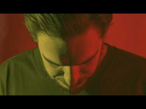 Miuosh feat. Piotr Rogucki - Traffic