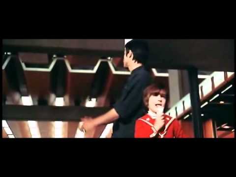 Bruce Lee Scares little girl!!