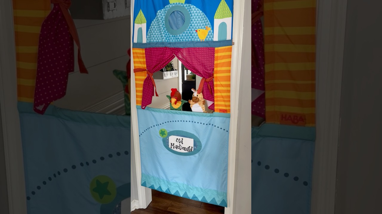 When you're a mom and found a puppet show theater that is easy to store... 👏🏻