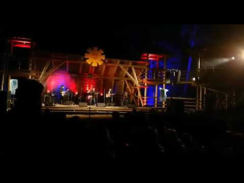 Cerību laiks - 5/ceturtdaļas live cover