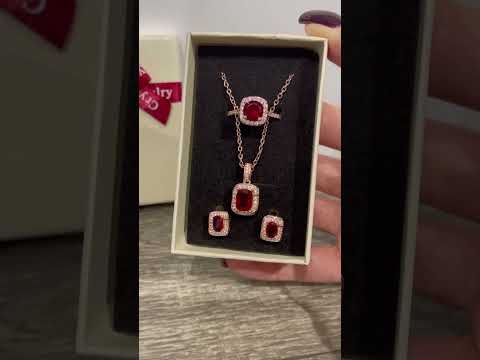 Оригинальный подарок девушке набор "Сияние больших рубинов" серьги, кольцо и колье ювелирный сплав в коробочке - фото 1 - id-p2076574375