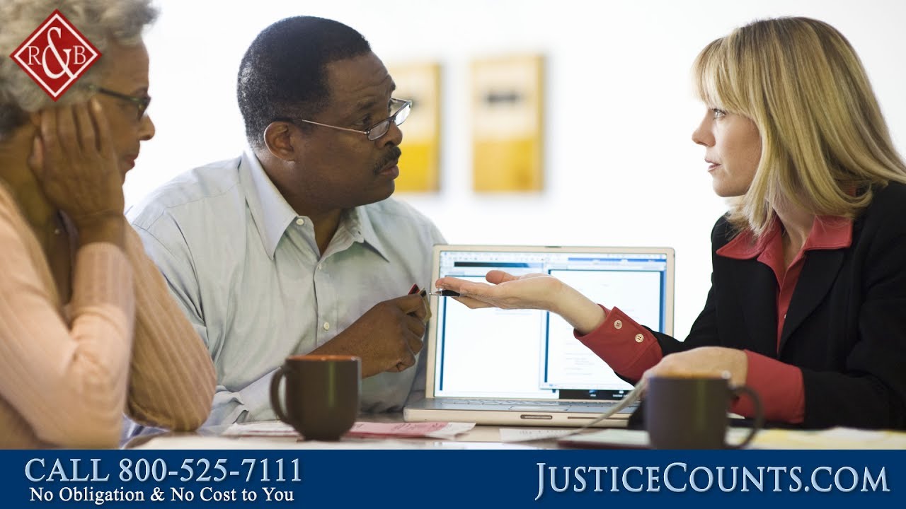 Should I Hire a Personal Injury Lawyer Who Has Insurance Experience?