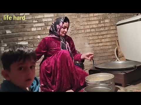 Samaneh bakes and sells local bread for her children's expenses
