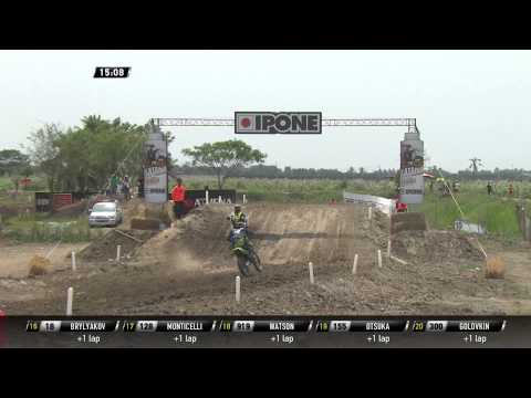 Dylan Ferrandis and Tim Gajser battle in MX2 - MXGP of Thailand 2015