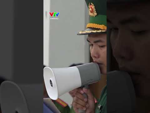 Tiếp nhận 32 công dân Việt Nam nhiều lần xuất cảnh trái phép sang Campuchia làm việc | VTV24