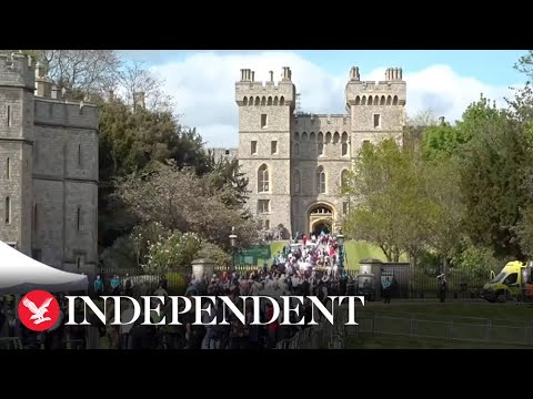 Thousands enter Windsor Castle grounds for coronation concert