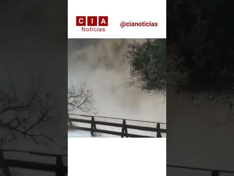 Intenso volume de água na Cascata do Português no Rio Grande do Sul