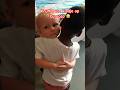 Lucius krijgt knuffel van kindje in kindertehuis op Curaçao ?? ♥️ #shorts #curacao #debellingas ?