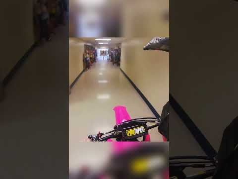 Байкер решил навестить старых одноклассников.