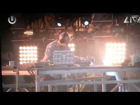 FatBoy Slim playing HOURS OF DANCING @ Ultra Music Festival (Week 2) Miami 2013