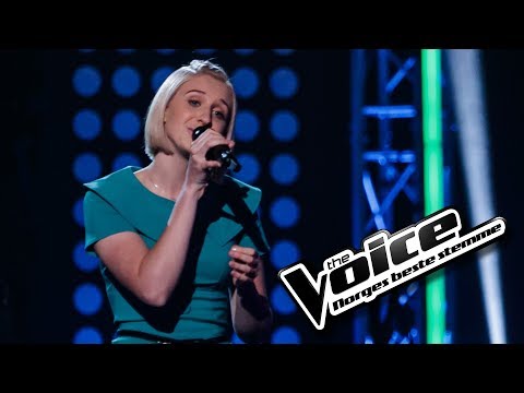 Synne Helland - På avstand | The Voice Norge 2017 | Knockout