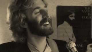 Andrew Gold discusses top ten hit &quot;Lonely Boy&quot; before playing the song.