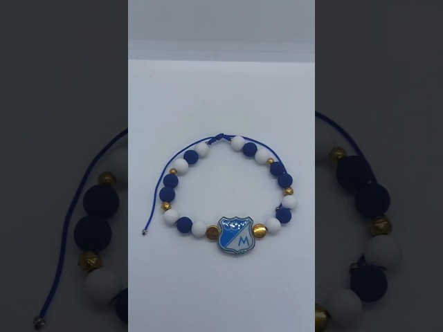 Vídeo relacionado con HYRKOTW 16 Pulseras de silicona para niños, Pulseras de silicona de fútbol, deportivas para aficionados, accesorio de fútbol para cumpleaños infantiles (B)