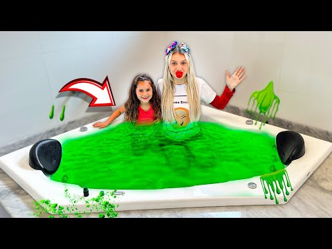 I MADE A GREEN BATH FOR BABY JULLY AND MY LITTLE SISTER DIVED IN!