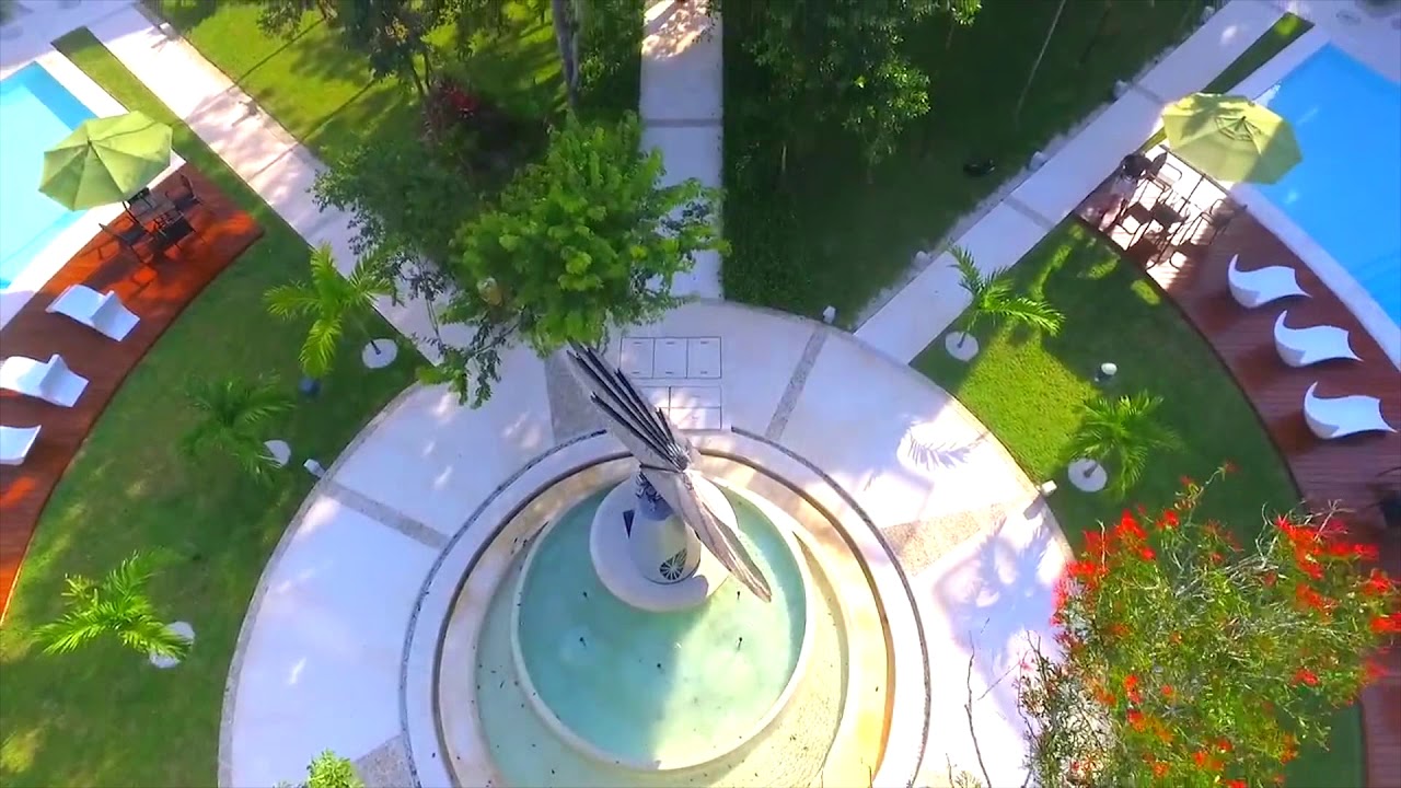 BEYOND BRICKS : SMARTFLOWER Solar Project Tulum