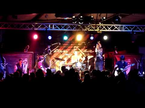 Joan Red - Intro/Can't Let Go