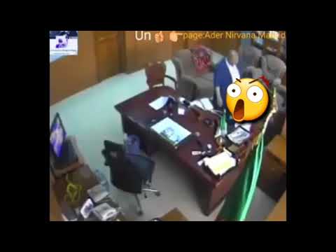 الفيديو الكامل للكارثة التي قام بها رئيس بلدية الما بلعباس مع عاهرة داخل مكتبه