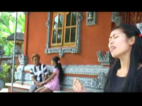 Nyeselin dewek(Ayu Wiantari)By AriLOvenDa