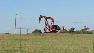 preview picture of video 'Oil Well Pumping Unit Pumpjack'
