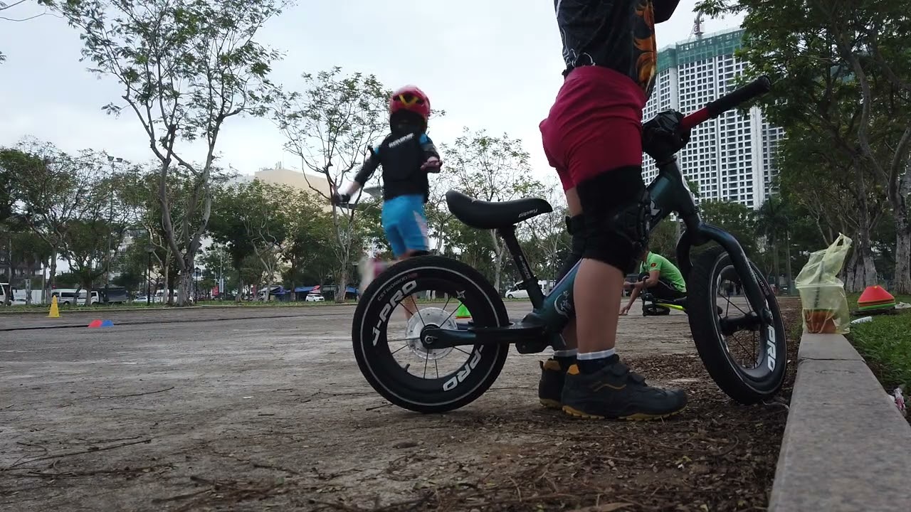 Để nghe những tiếng cười luôn ngập tràn mỗi ngày